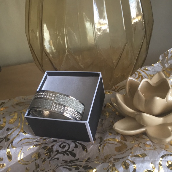 Costume Jewellery. - Picture 2 of 3